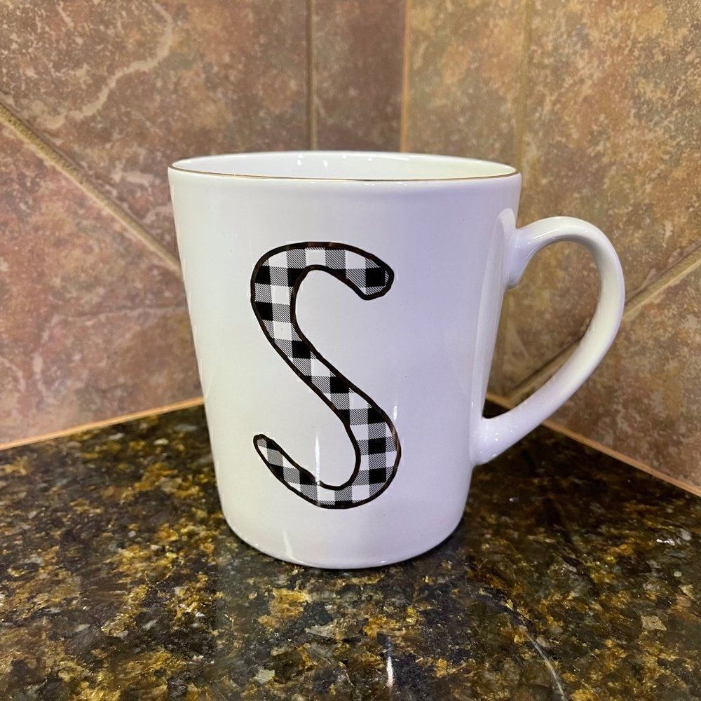 S Initial Mug - Picture 2 of 4